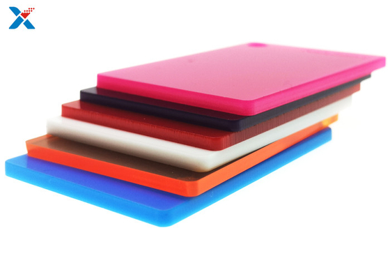 Lembaran Plastik Warna Plexiglass Ungu Tembus 1.2g/cm3 Kepadatan